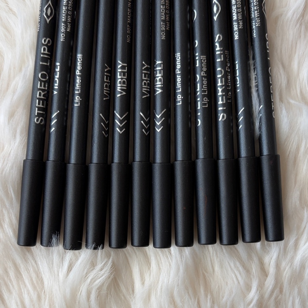 Vibe Lip Liner Pencil - Bold Red - Picture 4 of 4